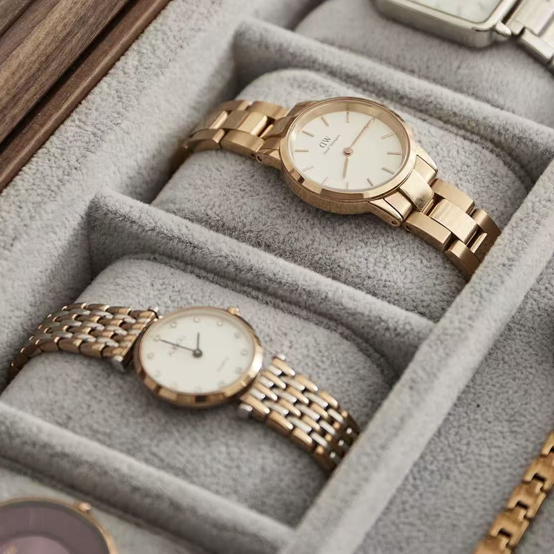 Rerlaur Stefan Walnut Watch Collection Box with Glass Top