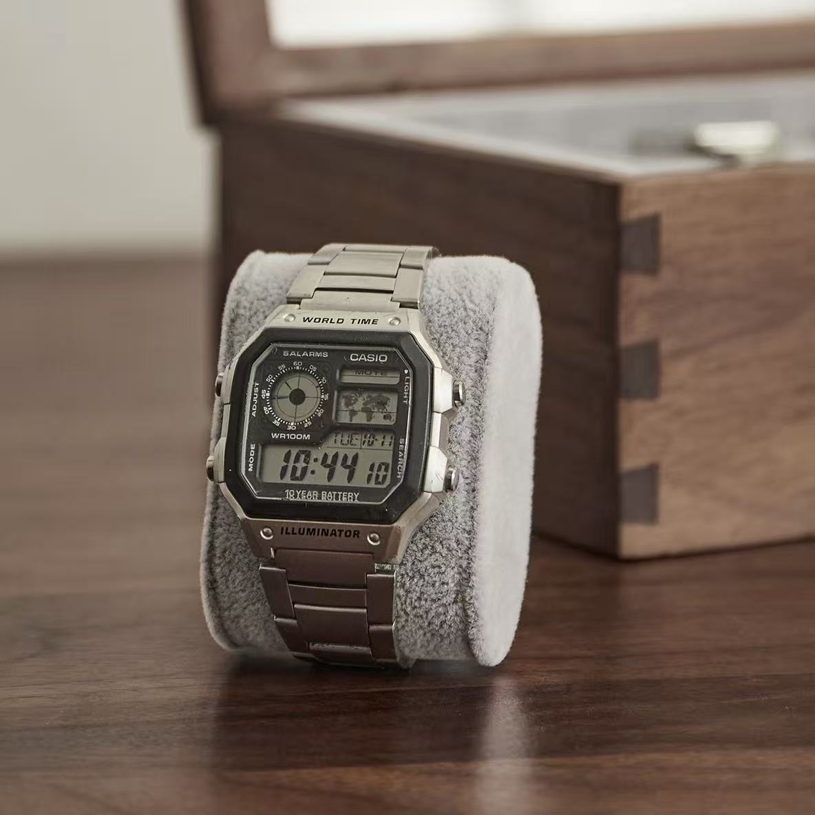 Rerlaur Stefan Walnut Watch Collection Box with Glass Top